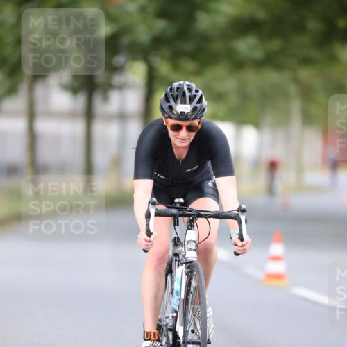 11.08.2024 - GEWOBA Citytriathlon Bremen H.Heesch http://msf.ph/oto/6775079 11.08.2024 11:42:57 Radfahren 780, 857, 1008 meine-sportfotos.de