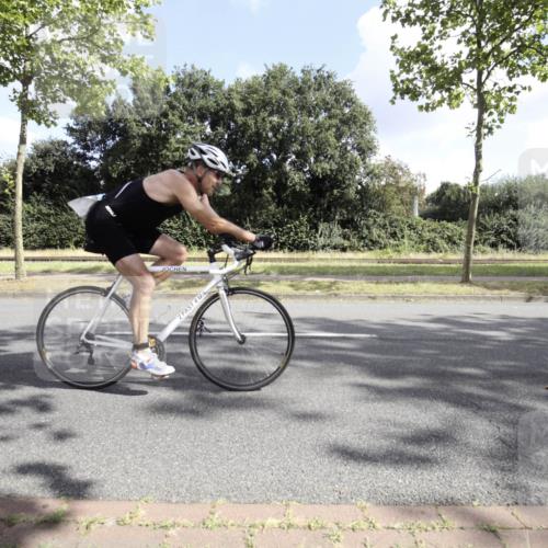 11.08.2024 - GEWOBA Citytriathlon Bremen H.Heesch http://msf.ph/oto/6775085 11.08.2024 10:43:06 Radfahren 21, 70, 101, 116 meine-sportfotos.de