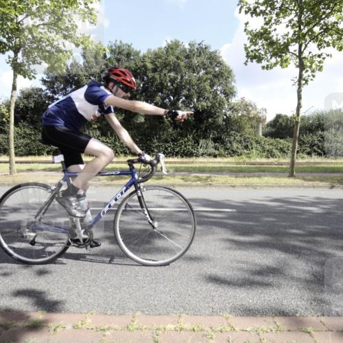 11.08.2024 - GEWOBA Citytriathlon Bremen H.Heesch http://msf.ph/oto/6775092 11.08.2024 10:43:30 Radfahren 2, 6, 17, 108 meine-sportfotos.de