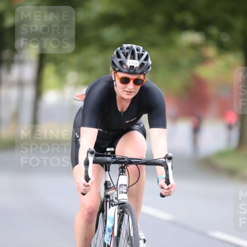 11.08.2024 - GEWOBA Citytriathlon Bremen H.Heesch http://msf.ph/oto/6775099 11.08.2024 11:42:57 Radfahren 780, 857, 1008 meine-sportfotos.de