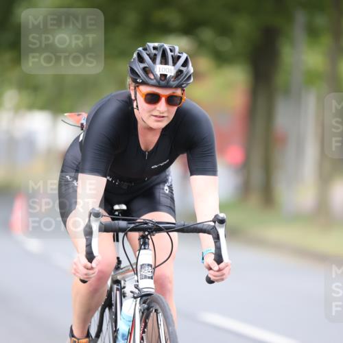 11.08.2024 - GEWOBA Citytriathlon Bremen H.Heesch http://msf.ph/oto/6775106 11.08.2024 11:42:57 Radfahren 780, 857, 1008 meine-sportfotos.de