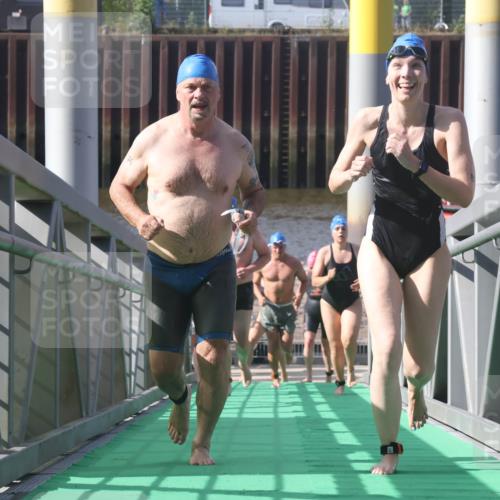 11.08.2024 - GEWOBA Citytriathlon Bremen Lena Gebhardt http://msf.ph/oto/6775113 11.08.2024 10:12:12 Schwimmen 15, 38, 49, 68, 88, 97, 104, 114 meine-sportfotos.de