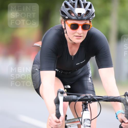 11.08.2024 - GEWOBA Citytriathlon Bremen H.Heesch http://msf.ph/oto/6775126 11.08.2024 11:42:58 Radfahren 756, 780, 857, 1008 meine-sportfotos.de