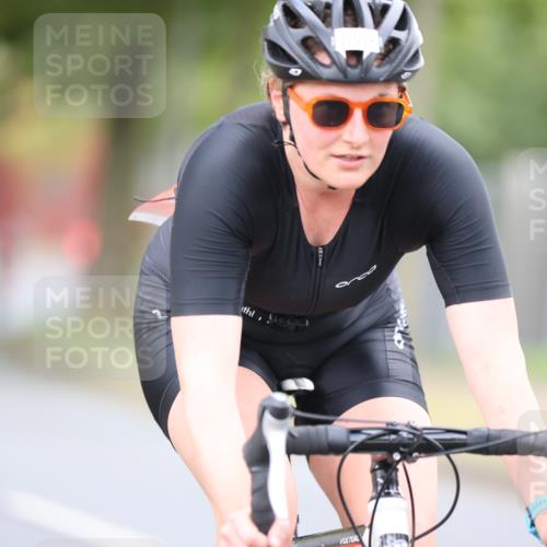 11.08.2024 - GEWOBA Citytriathlon Bremen H.Heesch http://msf.ph/oto/6775130 11.08.2024 11:42:58 Radfahren 756, 780, 857, 1008 meine-sportfotos.de