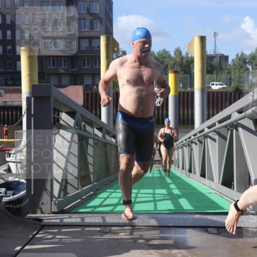 11.08.2024 - GEWOBA Citytriathlon Bremen Lena Gebhardt http://msf.ph/oto/6775136 11.08.2024 10:12:14 Schwimmen 15, 38, 49, 68, 88, 97, 104, 114 meine-sportfotos.de