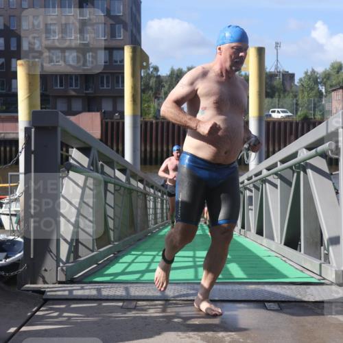 11.08.2024 - GEWOBA Citytriathlon Bremen Lena Gebhardt http://msf.ph/oto/6775139 11.08.2024 10:12:14 Schwimmen 15, 38, 49, 68, 88, 97, 104, 114 meine-sportfotos.de