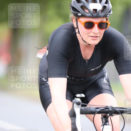 11.08.2024 - GEWOBA Citytriathlon Bremen H.Heesch http://msf.ph/oto/6775154 11.08.2024 11:42:58 Radfahren 756, 780, 857, 1008 meine-sportfotos.de