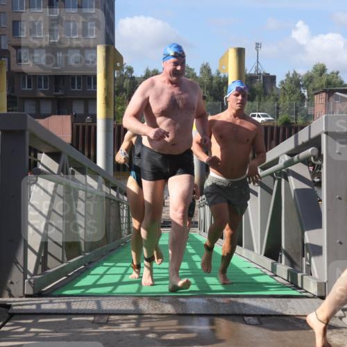 11.08.2024 - GEWOBA Citytriathlon Bremen Lena Gebhardt http://msf.ph/oto/6775161 11.08.2024 10:12:18 Schwimmen 36, 38, 49, 68, 104 meine-sportfotos.de
