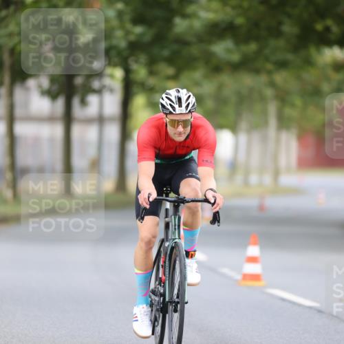 11.08.2024 - GEWOBA Citytriathlon Bremen H.Heesch http://msf.ph/oto/6775174 11.08.2024 11:43:04 Radfahren 756, 780, 1008 meine-sportfotos.de