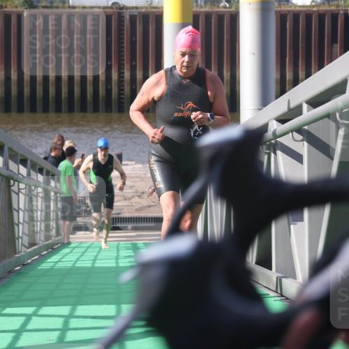 11.08.2024 - GEWOBA Citytriathlon Bremen Lena Gebhardt http://msf.ph/oto/6775180 11.08.2024 10:12:22 Schwimmen 36, 38, 68, 104 meine-sportfotos.de