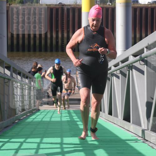 11.08.2024 - GEWOBA Citytriathlon Bremen Lena Gebhardt http://msf.ph/oto/6775182 11.08.2024 10:12:23 Schwimmen 36, 38, 68, 104 meine-sportfotos.de