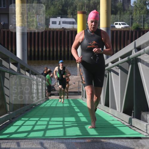 11.08.2024 - GEWOBA Citytriathlon Bremen Lena Gebhardt http://msf.ph/oto/6775183 11.08.2024 10:12:24 Schwimmen 36, 38, 68, 104 meine-sportfotos.de