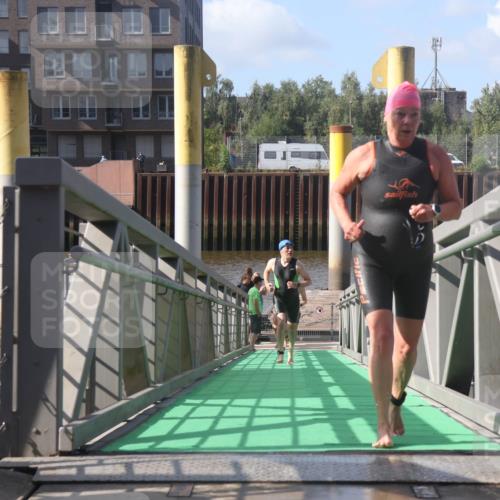11.08.2024 - GEWOBA Citytriathlon Bremen Lena Gebhardt http://msf.ph/oto/6775186 11.08.2024 10:12:25 Schwimmen 36, 38, 68, 104 meine-sportfotos.de