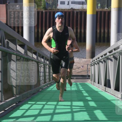 11.08.2024 - GEWOBA Citytriathlon Bremen Lena Gebhardt http://msf.ph/oto/6775191 11.08.2024 10:12:27 Schwimmen 36, 38, 68, 104 meine-sportfotos.de
