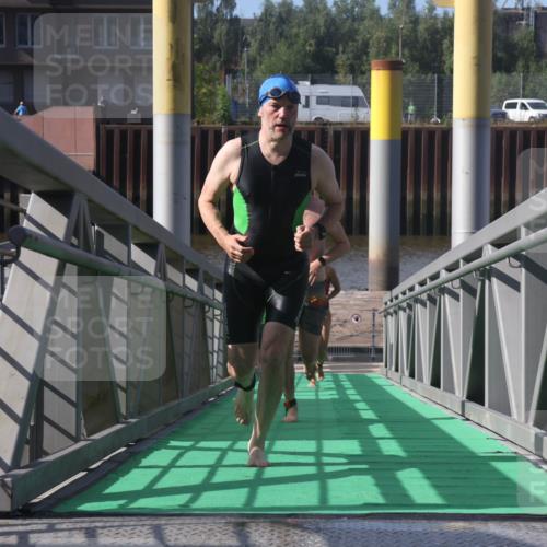 11.08.2024 - GEWOBA Citytriathlon Bremen Lena Gebhardt http://msf.ph/oto/6775194 11.08.2024 10:12:28 Schwimmen 36, 38, 104 meine-sportfotos.de