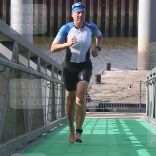 11.08.2024 - GEWOBA Citytriathlon Bremen Lena Gebhardt http://msf.ph/oto/6775219 11.08.2024 10:12:39 Schwimmen 36, 54, 67, 93 meine-sportfotos.de