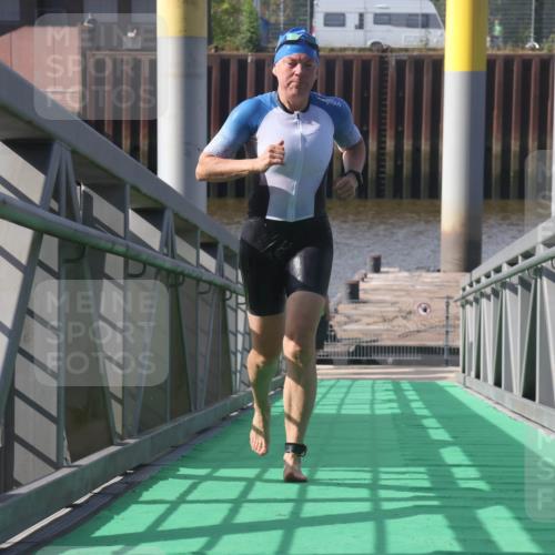 11.08.2024 - GEWOBA Citytriathlon Bremen Lena Gebhardt http://msf.ph/oto/6775224 11.08.2024 10:12:41 Schwimmen 54, 67, 93 meine-sportfotos.de