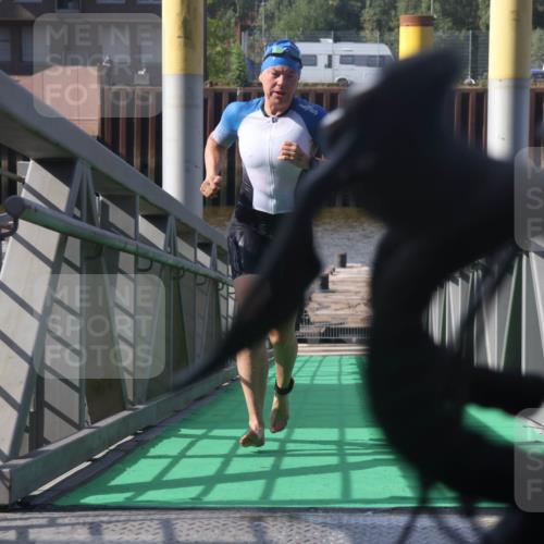 11.08.2024 - GEWOBA Citytriathlon Bremen Lena Gebhardt http://msf.ph/oto/6775225 11.08.2024 10:12:41 Schwimmen 54, 67, 93 meine-sportfotos.de