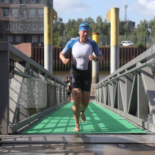 11.08.2024 - GEWOBA Citytriathlon Bremen Lena Gebhardt http://msf.ph/oto/6775227 11.08.2024 10:12:42 Schwimmen 54, 67, 93 meine-sportfotos.de