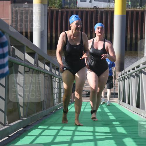 11.08.2024 - GEWOBA Citytriathlon Bremen Lena Gebhardt http://msf.ph/oto/6775243 11.08.2024 10:13:10 Schwimmen 28, 33, 80, 81 meine-sportfotos.de