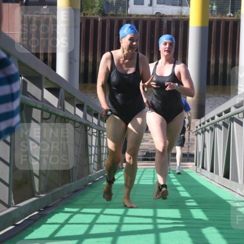 11.08.2024 - GEWOBA Citytriathlon Bremen Lena Gebhardt http://msf.ph/oto/6775244 11.08.2024 10:13:10 Schwimmen 28, 33, 80, 81 meine-sportfotos.de