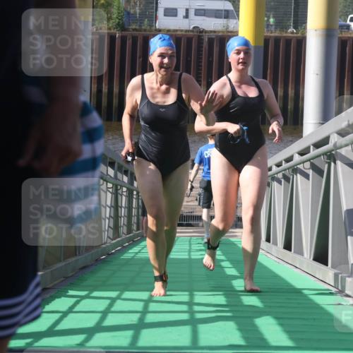 11.08.2024 - GEWOBA Citytriathlon Bremen Lena Gebhardt http://msf.ph/oto/6775246 11.08.2024 10:13:10 Schwimmen 28, 33, 80, 81 meine-sportfotos.de