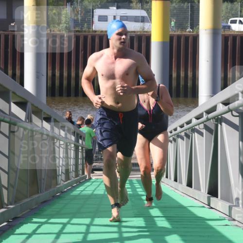 11.08.2024 - GEWOBA Citytriathlon Bremen Lena Gebhardt http://msf.ph/oto/6775285 11.08.2024 10:14:02 Schwimmen 13, 34, 39, 90, 115 meine-sportfotos.de