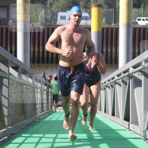 11.08.2024 - GEWOBA Citytriathlon Bremen Lena Gebhardt http://msf.ph/oto/6775286 11.08.2024 10:14:03 Schwimmen 13, 34, 39, 90, 115 meine-sportfotos.de