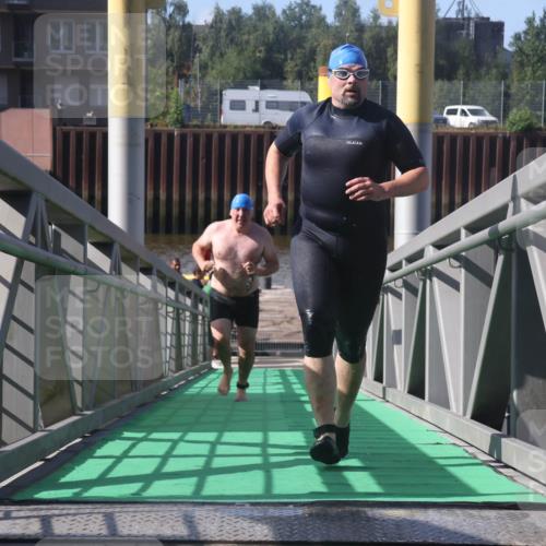 11.08.2024 - GEWOBA Citytriathlon Bremen Lena Gebhardt http://msf.ph/oto/6775328 11.08.2024 10:14:24 Schwimmen 34, 76, 100 meine-sportfotos.de