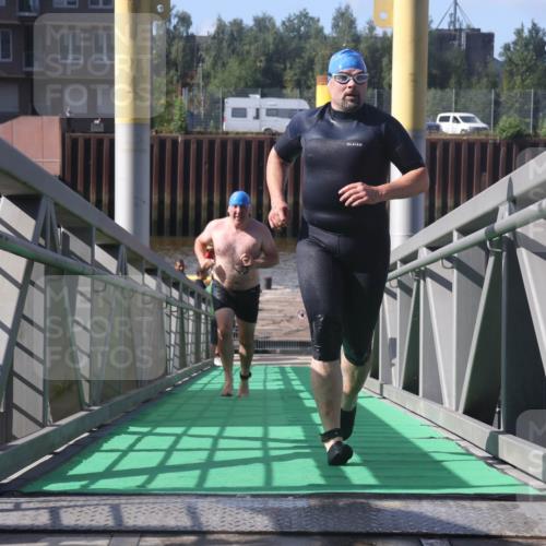 11.08.2024 - GEWOBA Citytriathlon Bremen Lena Gebhardt http://msf.ph/oto/6775329 11.08.2024 10:14:24 Schwimmen 34, 76, 100 meine-sportfotos.de