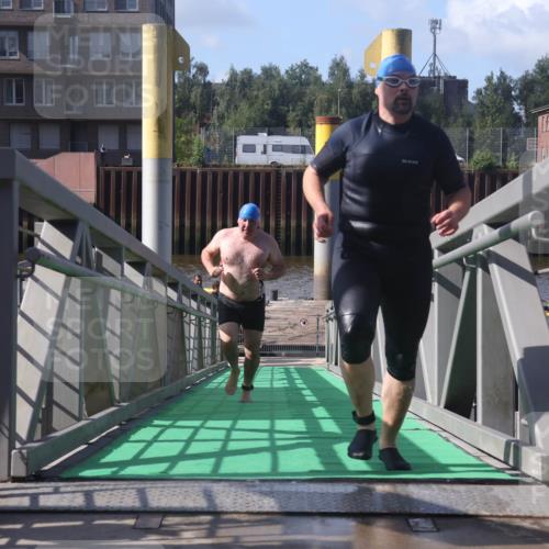 11.08.2024 - GEWOBA Citytriathlon Bremen Lena Gebhardt http://msf.ph/oto/6775331 11.08.2024 10:14:25 Schwimmen 34, 76, 100 meine-sportfotos.de