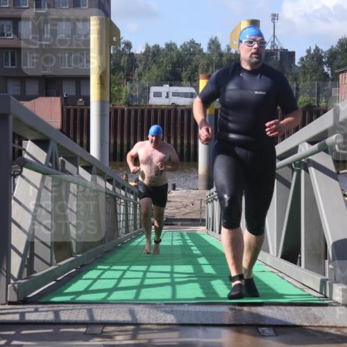11.08.2024 - GEWOBA Citytriathlon Bremen Lena Gebhardt http://msf.ph/oto/6775332 11.08.2024 10:14:25 Schwimmen 34, 76, 100 meine-sportfotos.de