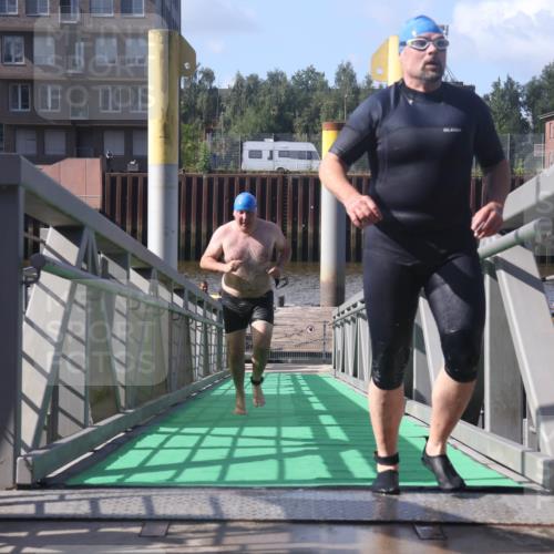 11.08.2024 - GEWOBA Citytriathlon Bremen Lena Gebhardt http://msf.ph/oto/6775333 11.08.2024 10:14:25 Schwimmen 34, 76, 100 meine-sportfotos.de