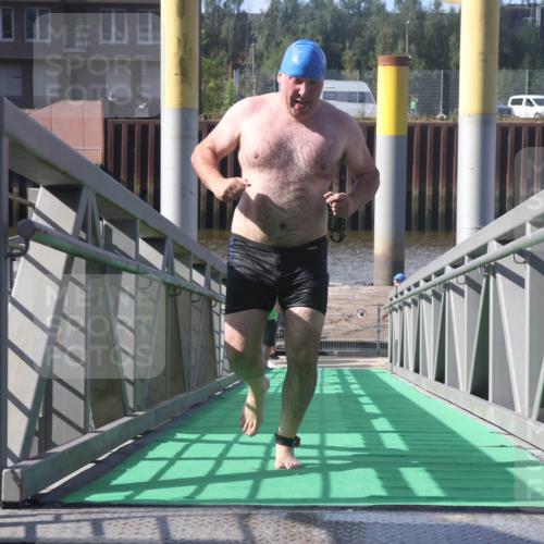 11.08.2024 - GEWOBA Citytriathlon Bremen Lena Gebhardt http://msf.ph/oto/6775336 11.08.2024 10:14:27 Schwimmen 53, 76, 100 meine-sportfotos.de