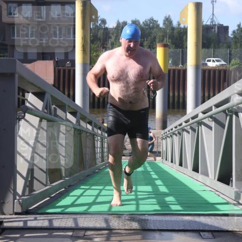 11.08.2024 - GEWOBA Citytriathlon Bremen Lena Gebhardt http://msf.ph/oto/6775338 11.08.2024 10:14:27 Schwimmen 53, 76, 100 meine-sportfotos.de
