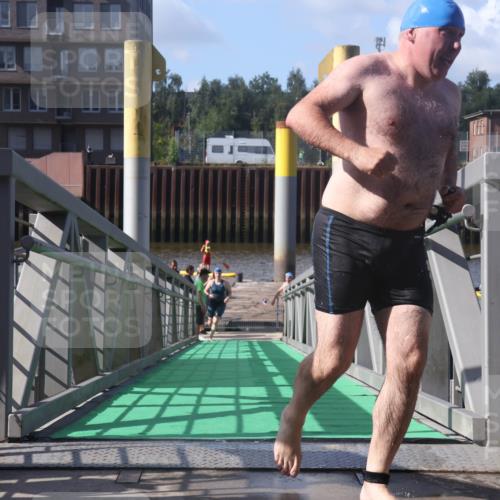 11.08.2024 - GEWOBA Citytriathlon Bremen Lena Gebhardt http://msf.ph/oto/6775343 11.08.2024 10:14:28 Schwimmen 53, 76, 100 meine-sportfotos.de