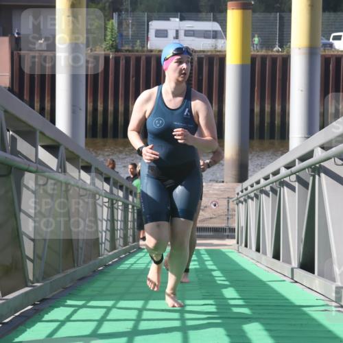 11.08.2024 - GEWOBA Citytriathlon Bremen Lena Gebhardt http://msf.ph/oto/6775348 11.08.2024 10:14:35 Schwimmen 53, 76, 100 meine-sportfotos.de
