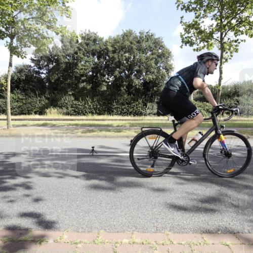 11.08.2024 - GEWOBA Citytriathlon Bremen H.Heesch http://msf.ph/oto/6775417 11.08.2024 10:45:32 Radfahren 50, 93 meine-sportfotos.de