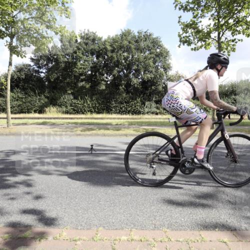 11.08.2024 - GEWOBA Citytriathlon Bremen H.Heesch http://msf.ph/oto/6775418 11.08.2024 10:45:52 Radfahren 50 meine-sportfotos.de