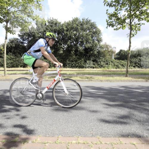 11.08.2024 - GEWOBA Citytriathlon Bremen H.Heesch http://msf.ph/oto/6775419 11.08.2024 10:46:11 Radfahren 111 meine-sportfotos.de