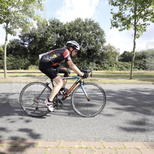11.08.2024 - GEWOBA Citytriathlon Bremen H.Heesch http://msf.ph/oto/6775420 11.08.2024 10:47:26 Radfahren 100 meine-sportfotos.de