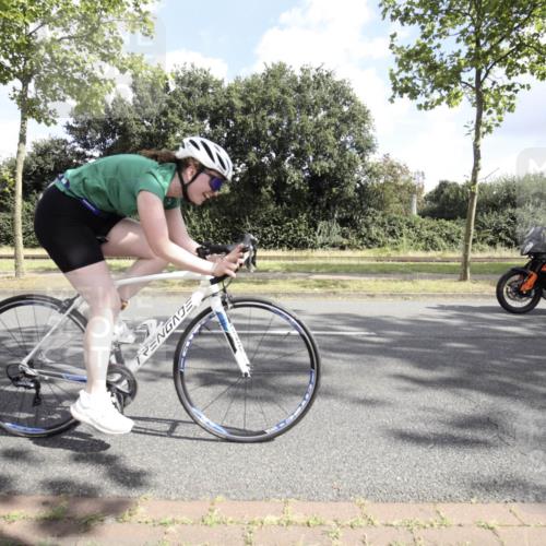 11.08.2024 - GEWOBA Citytriathlon Bremen H.Heesch http://msf.ph/oto/6775422 11.08.2024 10:48:30 Radfahren 14 meine-sportfotos.de