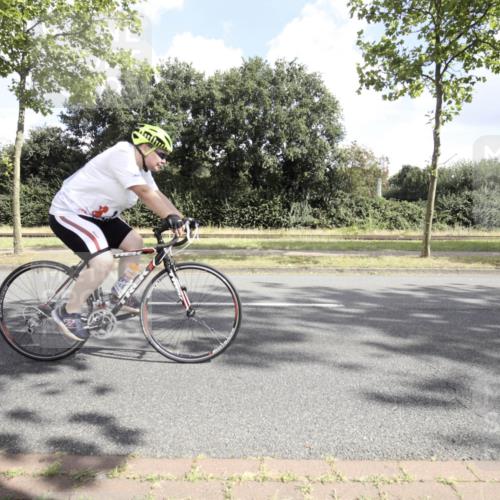 11.08.2024 - GEWOBA Citytriathlon Bremen H.Heesch http://msf.ph/oto/6775424 11.08.2024 10:49:14 Radfahren 83 meine-sportfotos.de