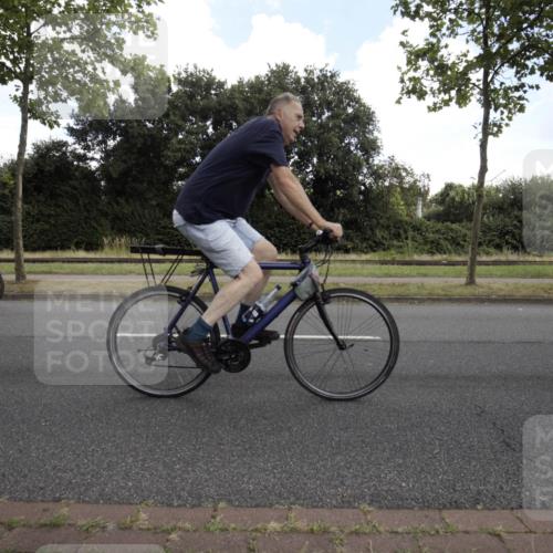 11.08.2024 - GEWOBA Citytriathlon Bremen H.Heesch http://msf.ph/oto/6775427 11.08.2024 10:50:23 Radfahren 53 meine-sportfotos.de