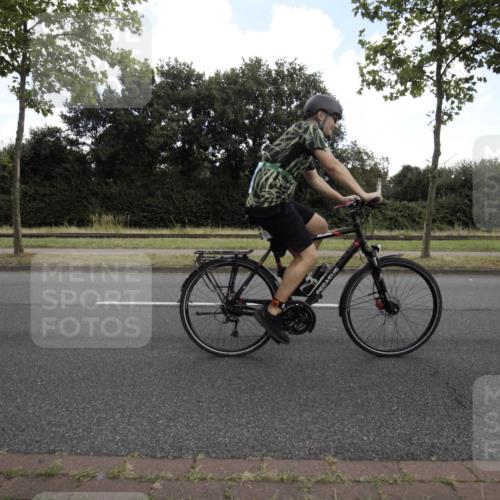 11.08.2024 - GEWOBA Citytriathlon Bremen H.Heesch http://msf.ph/oto/6775428 11.08.2024 10:51:09 Radfahren 90 meine-sportfotos.de