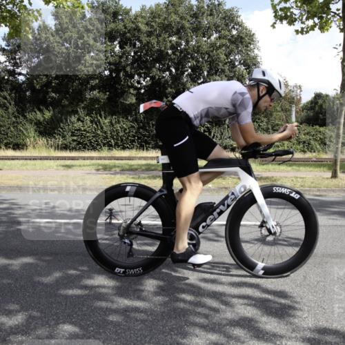 11.08.2024 - GEWOBA Citytriathlon Bremen H.Heesch http://msf.ph/oto/6775432 11.08.2024 11:33:02 Radfahren 800 meine-sportfotos.de