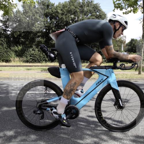 11.08.2024 - GEWOBA Citytriathlon Bremen H.Heesch http://msf.ph/oto/6775434 11.08.2024 11:35:26 Radfahren 817, 862, 934 meine-sportfotos.de