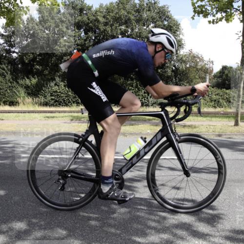 11.08.2024 - GEWOBA Citytriathlon Bremen H.Heesch http://msf.ph/oto/6775439 11.08.2024 11:36:22 Radfahren 762, 818 meine-sportfotos.de