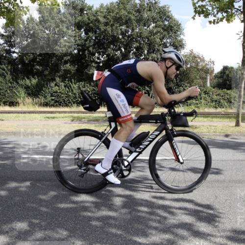 11.08.2024 - GEWOBA Citytriathlon Bremen H.Heesch http://msf.ph/oto/6775442 11.08.2024 11:36:51 Radfahren 794 meine-sportfotos.de