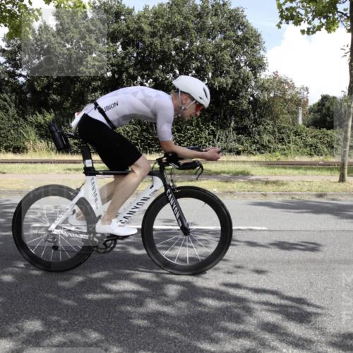 11.08.2024 - GEWOBA Citytriathlon Bremen H.Heesch http://msf.ph/oto/6775444 11.08.2024 11:37:28 Radfahren 844 meine-sportfotos.de